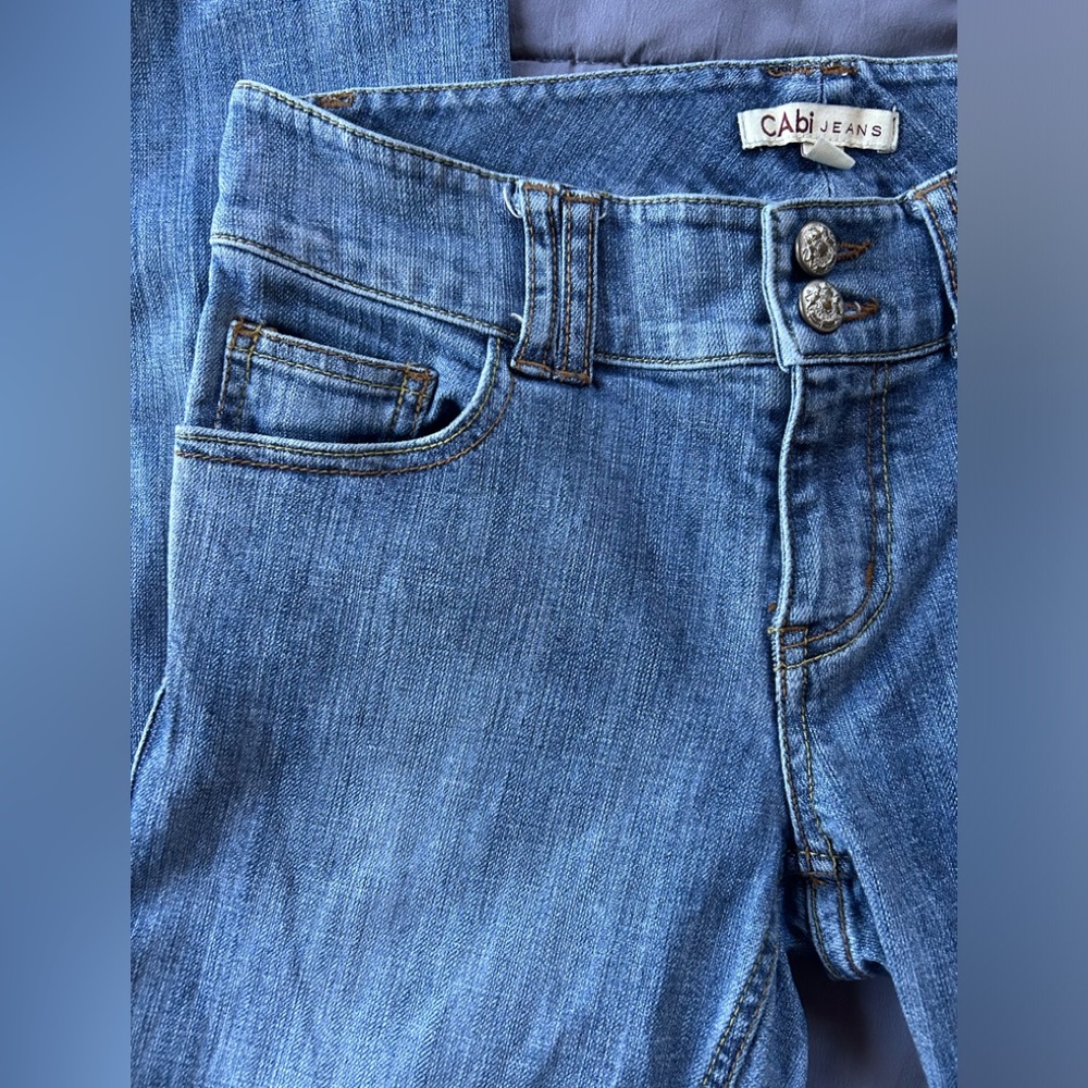 EUC CAbi Jeans Style 347 Lou Lou Classic Casual Denim Light Wash Women’s Size 4 - Picture 13 of 16